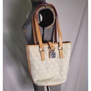 Y2K Dooney And Bourke Tan Beige Bucket‎ Bag Shoulder Purse Monogram Logo